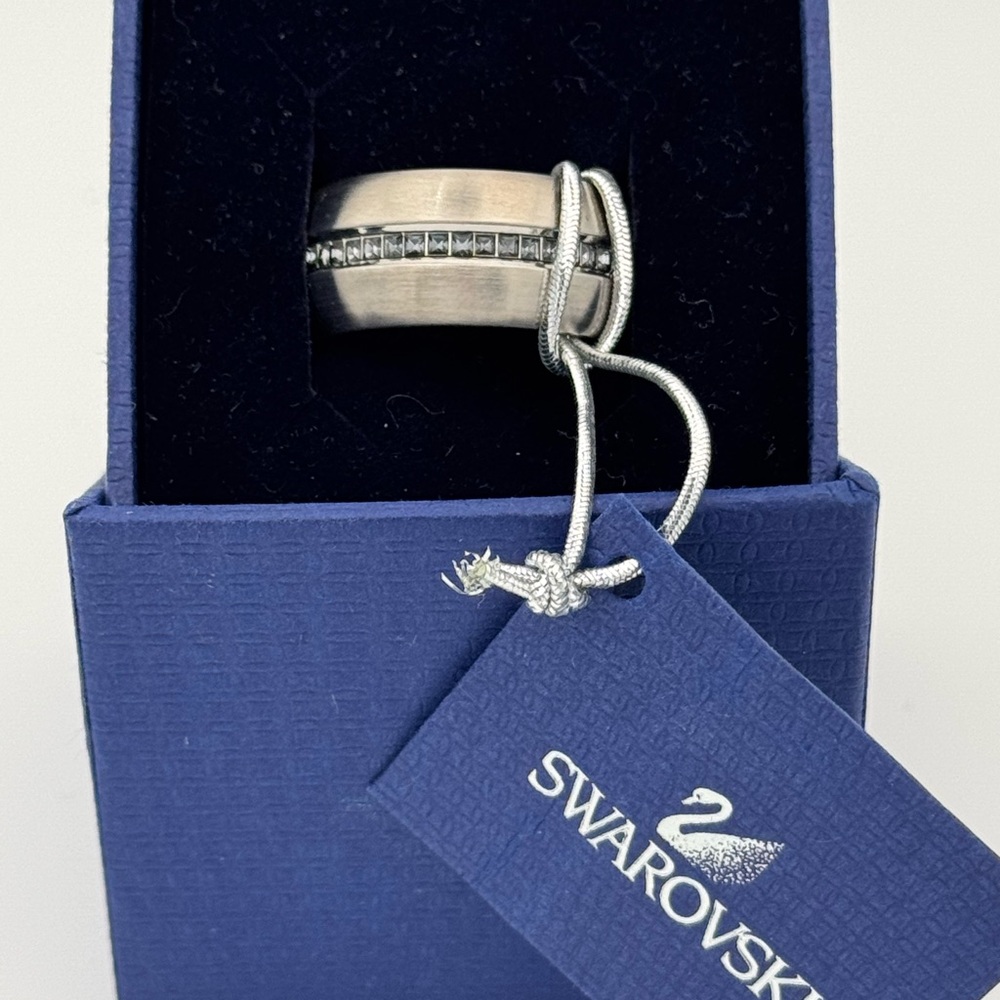 Swarovski Silver Jewelry Ring with Sparkling Stones